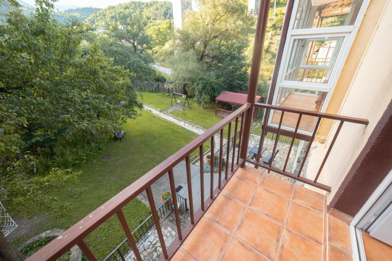 Popock Dilijan 2 Bed & Breakfast Bagian luar foto